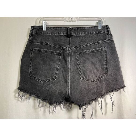 Garage Denim Women’s Juniors Black Denim Distressed Shorts Size 13 - Picture 2 of 6